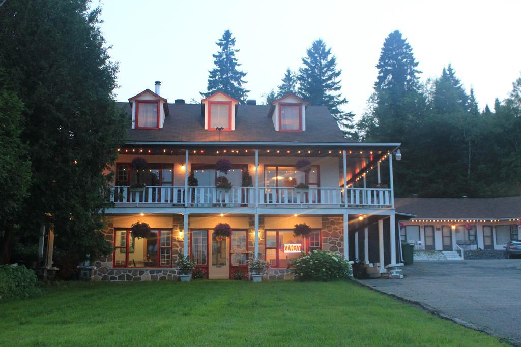 Motel Des Pays D'En Haut Валь-Давид Экстерьер фото