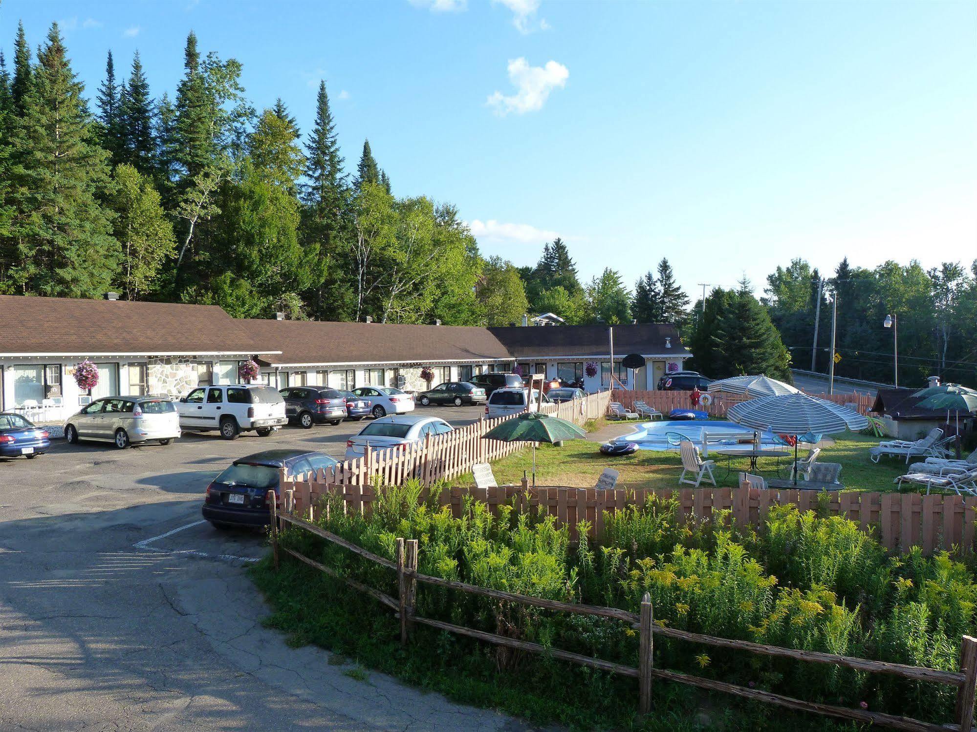 Motel Des Pays D'En Haut Валь-Давид Экстерьер фото